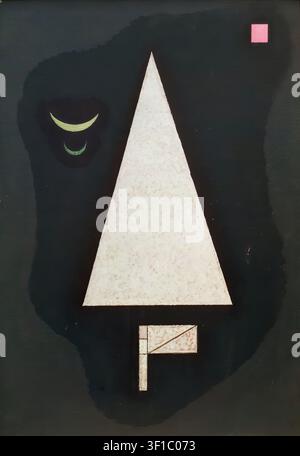Point Blanc (Weisser Punkt), 1923, par Wassily Kandinsky. Huile sur toile présentant un design géométrique abstrait dramatique mettant en scène un grand triangle blanc texturé sur un fond sombre, ancré par de petites formes linéaires Banque D'Images