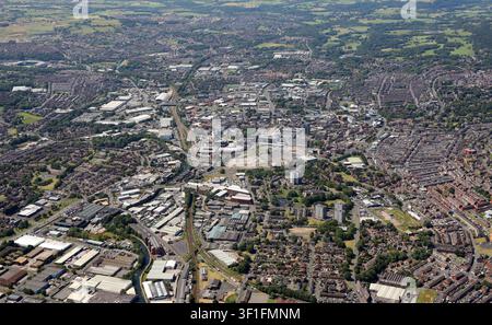 Vue aérienne du centre-ville de Blackburn depuis le nord-est, regardant vers la ligne de chemin de fer, Lancashire Banque D'Images
