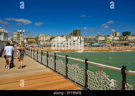 Brighton et Hove depuis le Palace Pier, East Sussex, Angleterre, Royaume-Uni Banque D'Images