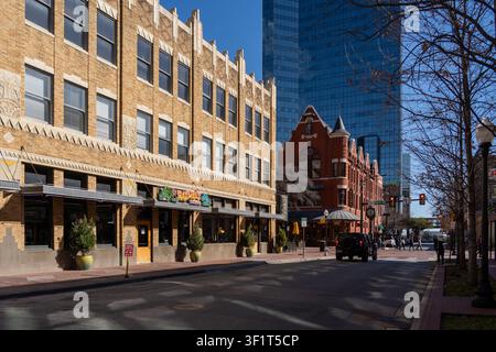 La vue de rue du quartier Sundance Square dans le centre-ville de Fort Worth, Texas, États-Unis. Banque D'Images