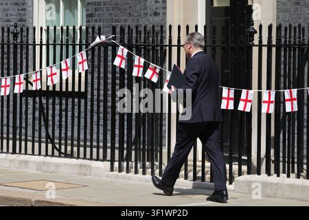 Londres, Royaume-Uni. 15 juillet 2026. Le Premier ministre britannique Sir Keir Starmer quitte le 10 Downing Street pour assister à ce qui sera sa dernière séance de questions au Premier ministre (PMQ) au Parlement. Credit: Uwe Deffner/Alamy Live News Banque D'Images