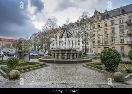 Fontaine du Chou (Cabbage Head Fountain), place Gutenberg, Karlsruhe, Bade-Wurtemberg, Allemagne Banque D'Images