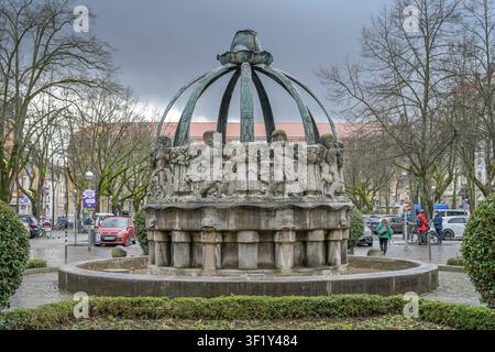 Fontaine du Chou (Cabbage Head Fountain), place Gutenberg, Karlsruhe, Bade-Wurtemberg, Allemagne Banque D'Images