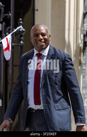 Londres, Royaume-Uni. 15 juillet 2026. Le vice-premier ministre britannique, David Lammy, vu quittant Downing Street à Londres. Crédit : SOPA Images Limited/Alamy Live News Banque D'Images