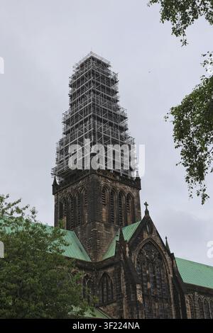 Flèche de la cathédrale de Glasgow encapsulée avec des échafaudages, Glasgow, Écosse, juillet 2026 Banque D'Images