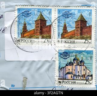 Ancienne enveloppe qui a été expédiée de Russie à Gomel, Biélorussie, le 24 décembre 2023. Banque D'Images