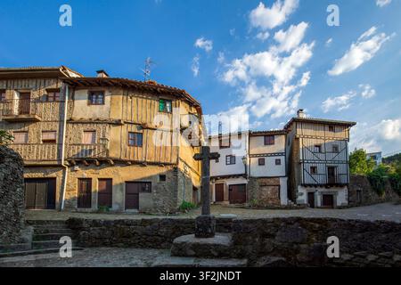 Bâtiments médiévaux typiques dans le village de La Alberca, Salamanque, Castille-et-León, Espagne. Banque D'Images