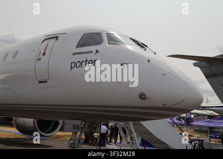 Farnborough, Hampshire, Royaume-Uni. 21 juillet 2026. Le Farnborough International Airshow 2026 accueille les principaux innovateurs des industries aérospatiale, aéronautique et de la défense du 20 au 24 juillet, une exposition professionnelle pour les industries aérospatiale et de la défense où des avions civils et militaires sont présentés à des clients potentiels et à des investisseurs. Crédit : Uwe Deffner/Alamy Live News Banque D'Images