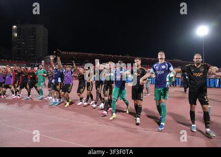 Novi Sad, Srb. 23 juillet 2026. NOVI SAD, 23-07-2026, stade Karadjordje, saison 2026/2027, barrage de la UEFA Conference League de football, match entre le FK Vojvodina et l'Ajax, photo montrant l'Ajax célébrant la victoire Credit: Pro Shots/Alamy Live News Banque D'Images
