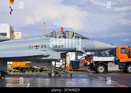 Schönefeld, Brandebourg, Allemagne, 14.06.2026 : ExpoCenter-Airport : Exposition internationale de l’aéronautique et de l’espace Berlin ILA : Avions de combat Eurofighter de la Luftwaffe allemande *** Schönefeld, Brandebourg, Allemagne, 14 juin 2026 ExpoCenter Airport Exposition internationale de l’aéronautique et de l’espace Berlin ILA Avions de combat Eurofighter de la Luftwaffe allemande Copyright : xdtsxNachrichtenagenturx dts 123446 Banque D'Images