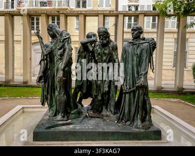 Les Bourgeois de Calais par Auguste Rodin dans les jardins du Musée Rodin pour commémorer un moment dramatique de la guerre de Cent ans, Paris, France Banque D'Images
