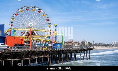 Sur la ROUTE 66, Pacific Wheel, Santa Monica Pier, Californie. Banque D'Images