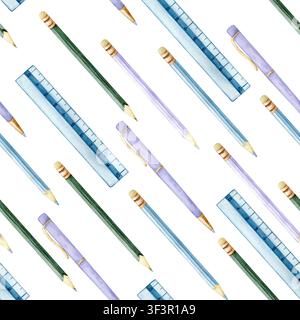Motif sans couture aquarellé avec illustration de fournitures scolaires, règles diagonales, crayons et stylos. Arrière-plan de papeterie mignon et répétitif pour la rentrée des classes Banque D'Images