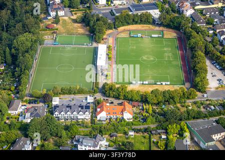 Vue aérienne du Von-Böttinger-Platz du SC Velbert, stade de football avec terrain annexe, Velbert, Ruhr, Rhénanie-du-Nord-Westphalie, Allemagne ATTENTION : HONORAIRE MINIMAL : 60 EUR Banque D'Images