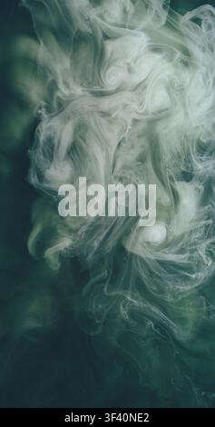 Vague de brume. Texture de vapeur. Mélange de couleur de peinture nuage teinture eau fond abstrait. Dissolution fantastique éclaboussure verte et blanche explosion floue. Banque D'Images
