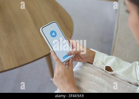 CHIANG MAI, THAÏLANDE, 23 JUILLET 2026 : Icône de l'application Telegram sur un iPhone Apple en gros plan Icône de l'application Telegram Telegram est un réseau de médias sociaux en ligne Banque D'Images