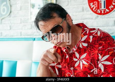 Pete Galahad de Büttelborn joue le rôle d'Elvis - Büttelborn 26.07.2026 : Pete Galahad se produit au festival Elvis *** Pete Galahad de Büttelborn joue le rôle d'Elvis à Büttelborn le 26 juillet 2026. Pete Galahad se produit au festival Elvis Banque D'Images