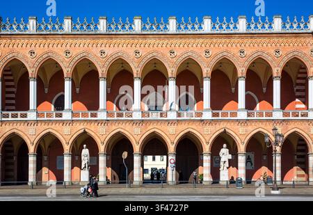 La Vénétie, Padoue, la Loggia Amulea à Prato della Valle square Banque D'Images
