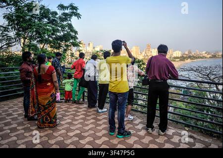 Inde Mumbai Bombay une vue de la ville et de la mer en voiture de Kamla Nehru Park Banque D'Images
