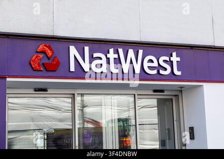 L'entrée de la banque NatWest à Folkestone, Kent, Royaume-Uni Banque D'Images