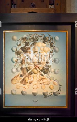 Peinture Galatée des Sphères de Salvador Dalí au Théâtre-Musée Dalí, Figueres, Espagne. Œuvre surréaliste à l'huile représentant Gala sous forme de sphères atomiques. Banque D'Images