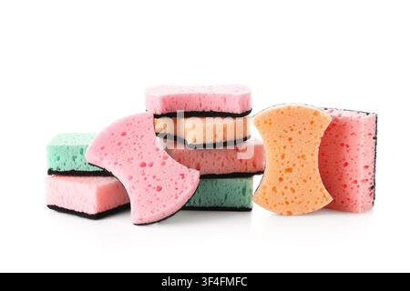 Assortiment d'éponges de cuisine colorées pour la vaisselle et le nettoyage, les tâches ménagères et l'hygiène Banque D'Images