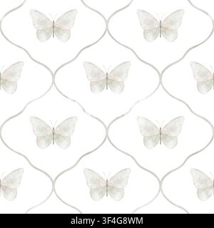 Motif sans couture avec des papillons disposés dans un cadre ornemental. Illustration aquarellée d'un fond décoratif léger pour textile Banque D'Images