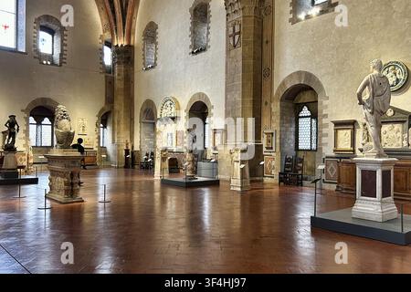 Florence, Italie - Mai 2026 : Vue intérieure de la salle Donatello Sala di Donatello au musée national du Bargello Banque D'Images