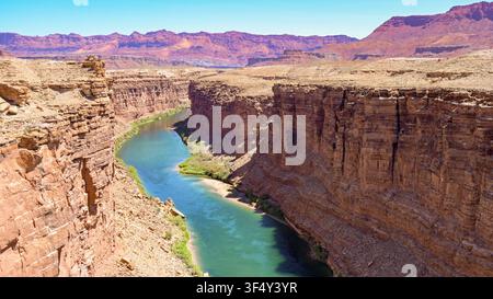 Vue panoramique de la rivière Colorado dans le Marble Canyon près du pont Navajo en Arizona, États-Unis Banque D'Images
