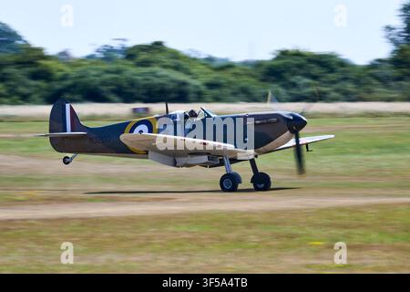 Expositions de Supermarine Spitfire au Shuttleworth Summer Airshow 2026 Banque D'Images