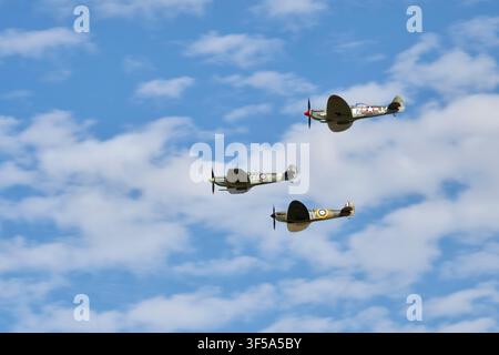 Expositions de Supermarine Spitfire au Shuttleworth Summer Airshow 2026 Banque D'Images