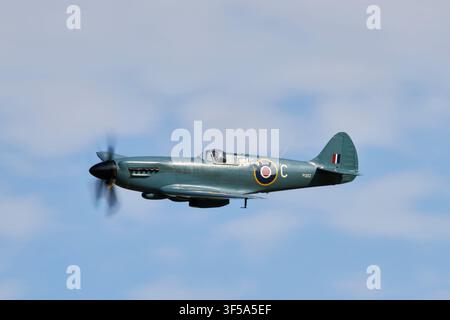 Expositions de Supermarine Spitfire au Shuttleworth Summer Airshow 2026 Banque D'Images