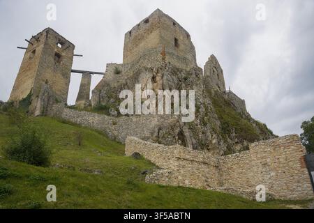 Château de Cseszneki dans les monts Bakony, Hongrie Banque D'Images