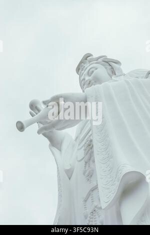 Vue majestueuse du Lady Buddha au monastère de Tsz Shan Banque D'Images