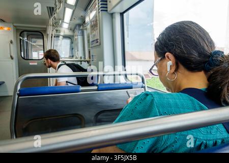 Miami Beach Floride, passagers du Metrobus de Miami-Dade, Miami-Dade Transit, Metromover, transports en commun, transit public, transport de masse, rail Banque D'Images