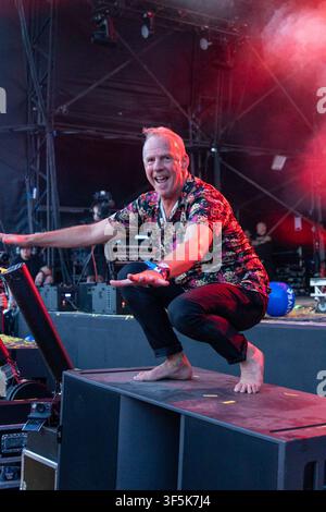 Château de Lulworth, Dorset, Royaume-Uni. 2 août 2026. Fatboy Slim et ses amis montent sur la scène du château pour le final de Camp Bestival. Crédit : Julian Kemp/Alamy Live News Banque D'Images