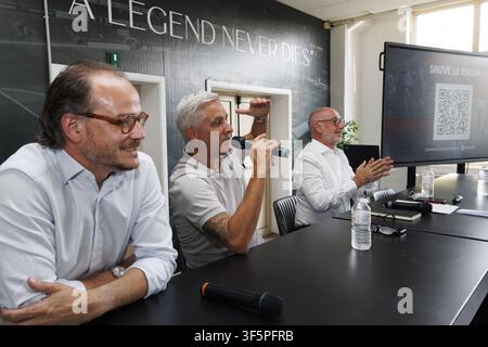 Bruxelles, Belgique. 03 août 2026. Thierry Dailly (C) photographié lors d'une conférence de presse sur le rachat de l'équipe belge de deuxième division de la Challenger Pro League 1B, RWDM, lundi 3 août 2026 à Bruxelles. BELGA PHOTO NICOLAS MAETERLINCK Credit: Belga News Agency/Alamy Live News Banque D'Images