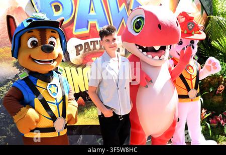 Los Angeles, États-Unis. 02 août 2026. L'acteur Henry Bolan assiste à la Première mondiale de "PAW Patrol: The Dino Movie" de Paramount Pictures au Paramount Theater à Los Angeles, Californie, États-Unis - 02 août 2026 Crédit : SOPA Images Limited/Alamy Live News Banque D'Images