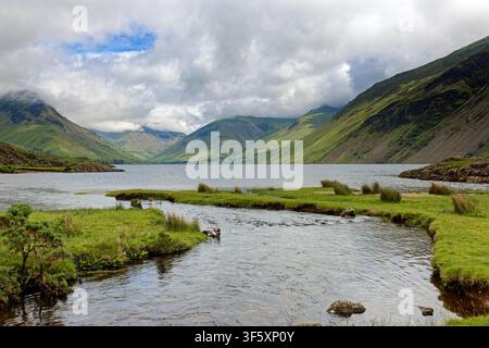 Wastwater Wasdale dans le Lake District anglais du Cumbria, en Angleterre, Royaume-Uni Banque D'Images