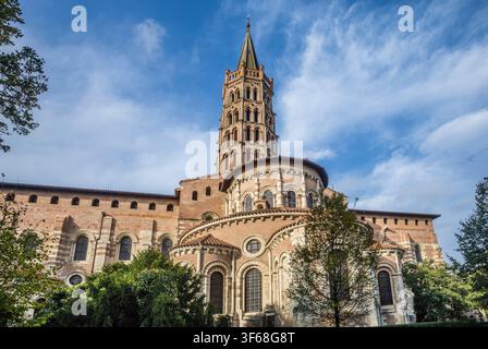l'architecture chrétienne primitive de la basilique Saint-Sernin à Toulouse avec son clocher à cinq étages, département de la Haute-Garonne, France Banque D'Images
