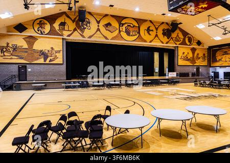 Mitchell, SD, USA - 17 mai 2026 : Vue intérieure des expositions décoratives sur le thème du maïs et des détails architecturaux à l'intérieur du Corn Palace à Mitchell South Banque D'Images