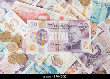 Billets et pièces en livres britanniques Banque D'Images