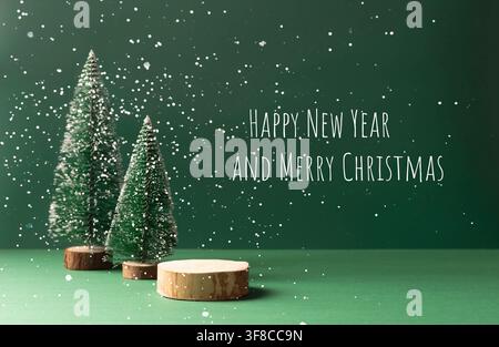 Podium de scène de Noël festif pour la présentation de produits, phrase Joyeux Noël et Bonne Année Banque D'Images