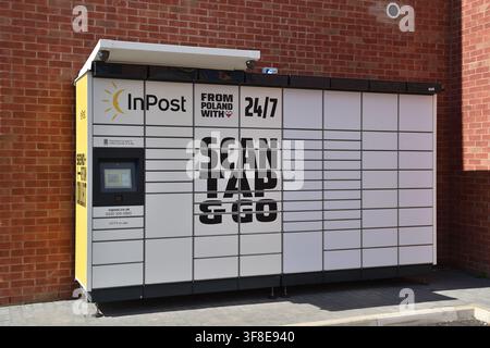 Point de collecte Scan Tap and Go Inpost Banque D'Images