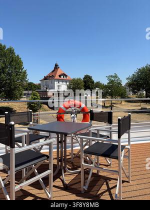 Rhin, Allemagne 09-07-26.  Croisière sur le Rhin à bord du bateau TUI Aria. Le bateau est le plus récent de leur flotte et navigue le long du Rhin et du Danube Banque D'Images