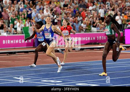 Amy Hunt de Grande-Bretagne célèbre sa victoire dans la finale du 200 m féminin le quatrième jour des Championnats d'Europe d'athlétisme de 2026 au stade Alexander de Perry Barr, à Birmingham. Date de la photo : jeudi 13 août 2026. Banque D'Images