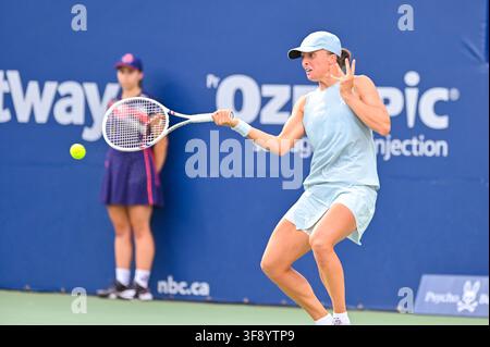 Toronto, Canada. 13 août 2026. La joueuse de tennis polonaise Iga Swiatek competes en finale lors du WTA 1000, National Bank Open présenté par Rogers, au Soberys Stadium à Toronto. Credit: EXImages/Alamy Live News Banque D'Images
