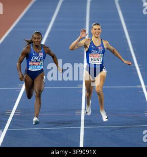 Dina ASHER-SMITH (200m Femmes) et Amy HUNT (200m Femmes) de Grande-Bretagne et d'Irlande du Nord en action pendant la demi-finale du 200m des Championnats d'Europe d'athlétisme Birmingham 2026 à l'Alexander Stadium, Birmingham, Angleterre. Crédit Photo : Mark Dunn Photography. Banque D'Images