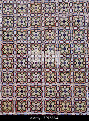 Motif géométrique complexe de tuiles portugaises colorées Banque D'Images