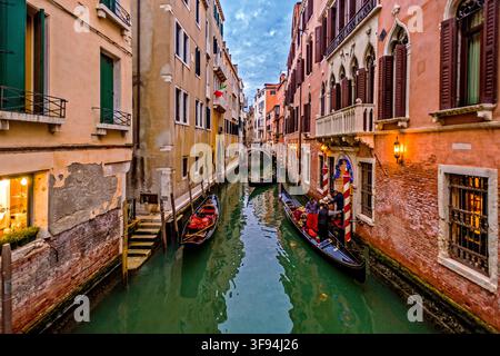 Italie Vénétie Venise, Ponts, Sestiere Castello, Ponte San Lio Banque D'Images